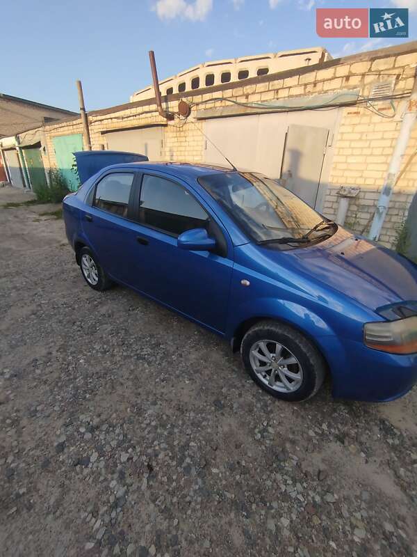 Седан Chevrolet Aveo 2006 в Вараші