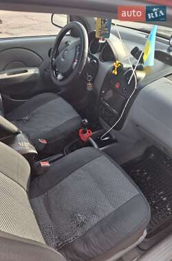 Хэтчбек Chevrolet Aveo 2005 в 