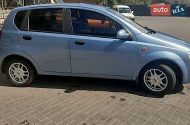 Хэтчбек Chevrolet Aveo 2005 в 
