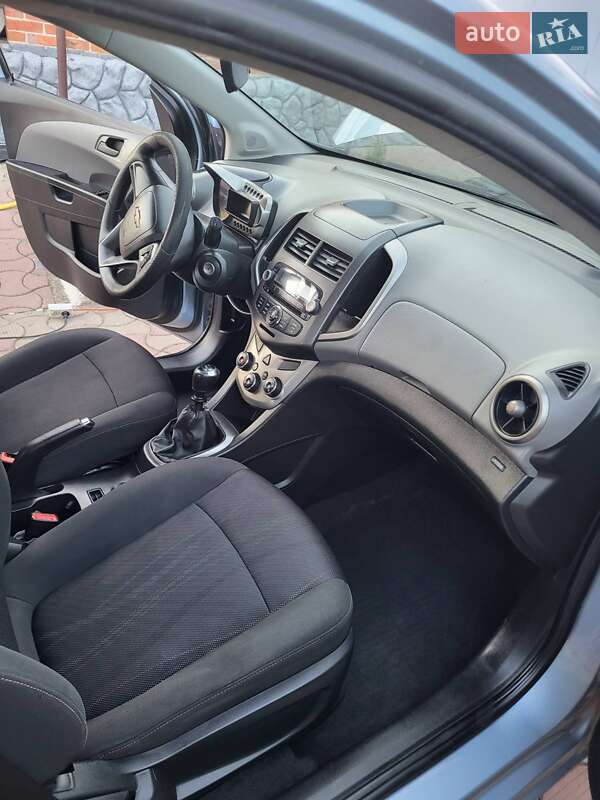 Хетчбек Chevrolet Aveo 2012 в Ананьїві