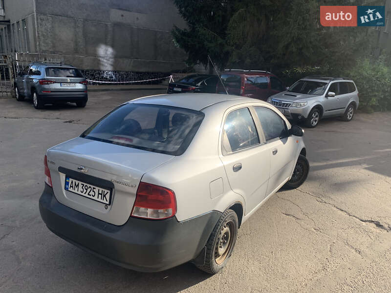 Седан Chevrolet Aveo 2005 в Житомире