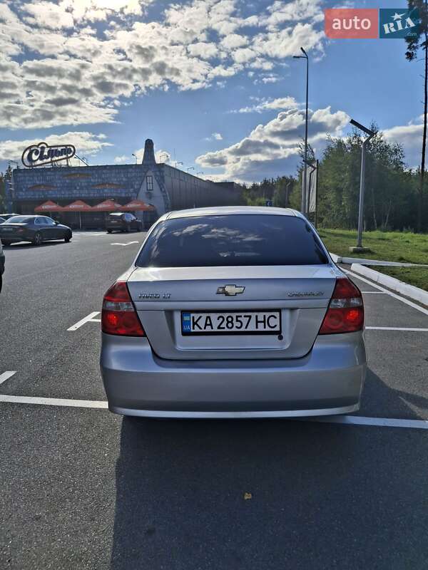 Седан Chevrolet Aveo 2010 в Киеве