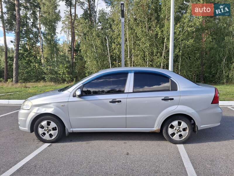 Седан Chevrolet Aveo 2010 в Киеве