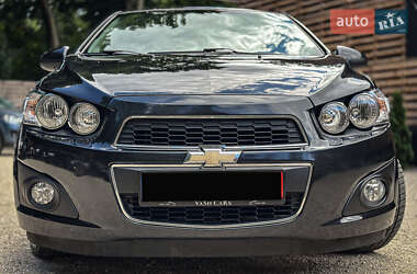 Хэтчбек Chevrolet Aveo 2011 в 