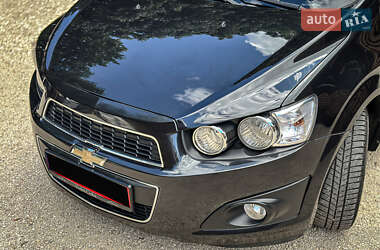Хэтчбек Chevrolet Aveo 2011 в 
