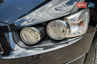 Хэтчбек Chevrolet Aveo 2011 в 