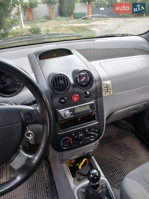 Седан Chevrolet Aveo 2005 в Дніпрі