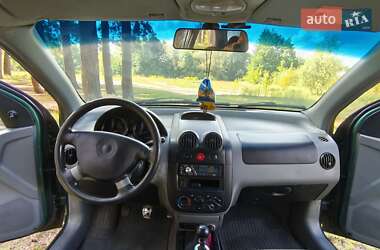 Седан Chevrolet Aveo 2004 в  фото 13 Седан Chevrolet Aveo 2004 в