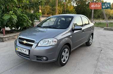 Седан Chevrolet Aveo 2011 в Новом Буге