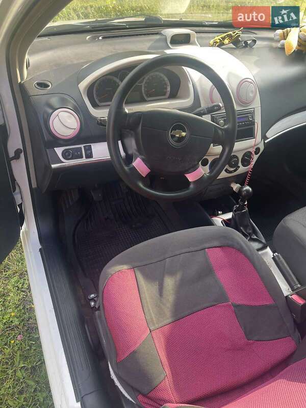 Седан Chevrolet Aveo 2008 в Києві