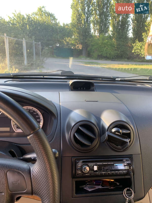 Седан Chevrolet Aveo 2008 в Чернигове