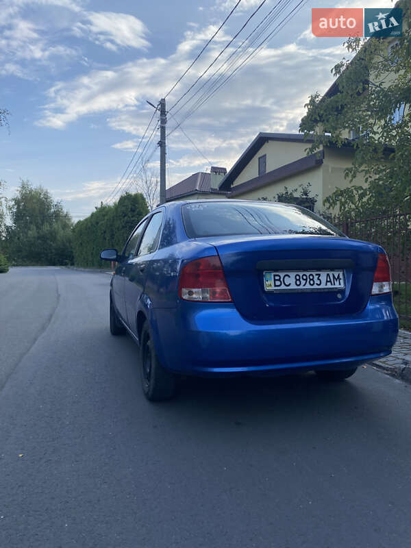 Седан Chevrolet Aveo 2005 в Львове