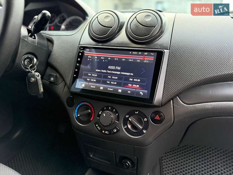 Седан Chevrolet Aveo 2011 в Днепре