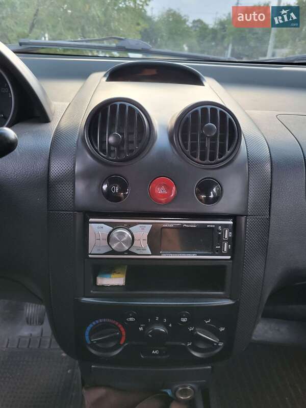 Хэтчбек Chevrolet Aveo 2006 в Первомайске