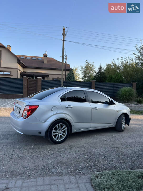 Седан Chevrolet Aveo 2012 в Запорожье
