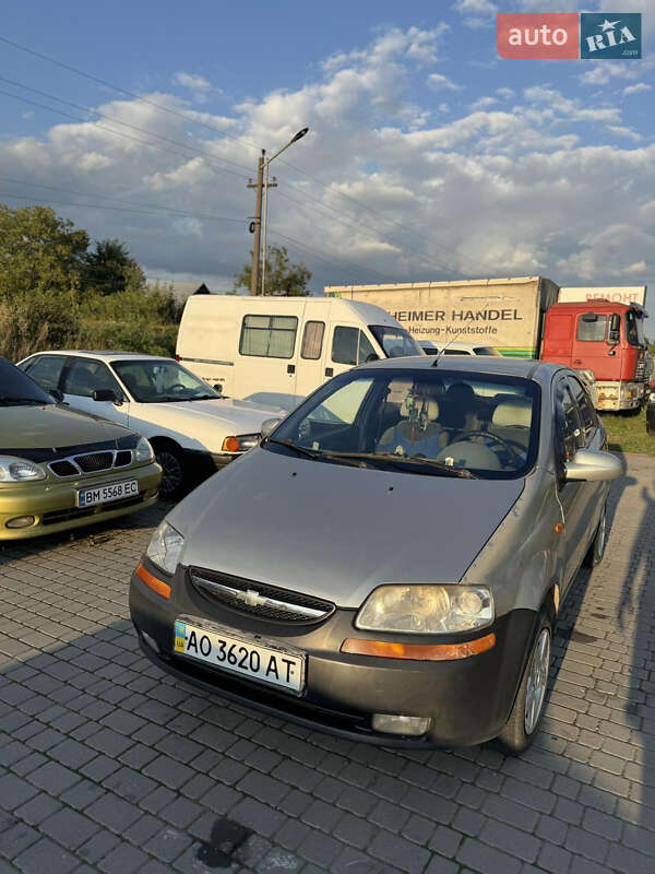 Седан Chevrolet Aveo 2004 в Тячеве фото 4 Седан Chevrolet Aveo 2004 в Тячеве