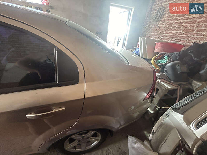 Седан Chevrolet Aveo 2008 в Львове