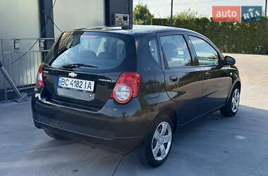 Хэтчбек Chevrolet Aveo 2009 в 