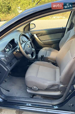 Хэтчбек Chevrolet Aveo 2009 в 