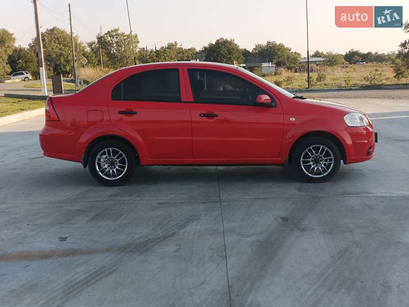 Седан Chevrolet Aveo 2006 в Новом Буге