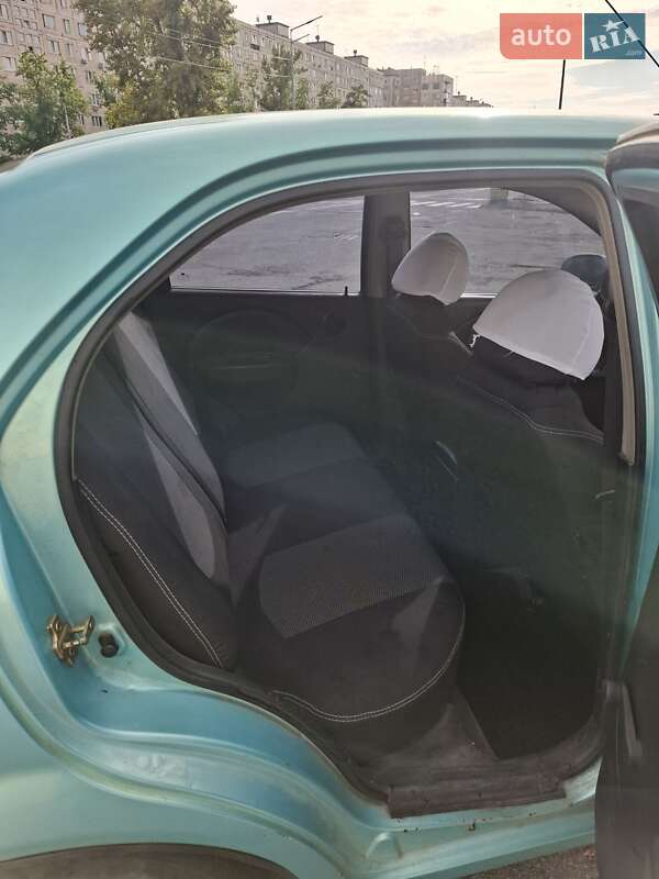 Седан Chevrolet Aveo 2005 в Киеве