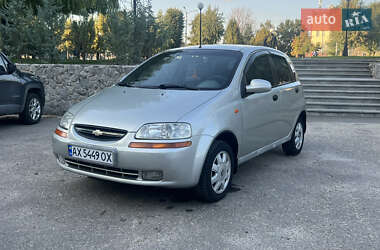Хэтчбек Chevrolet Aveo 2005 в 