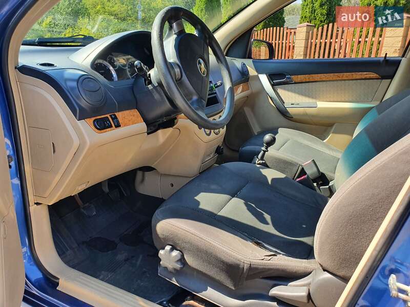 Седан Chevrolet Aveo 2008 в Днепре