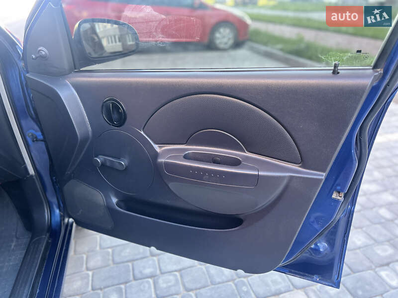 Седан Chevrolet Aveo 2005 в Виннице