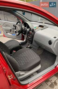 Седан Chevrolet Aveo 2005 в 