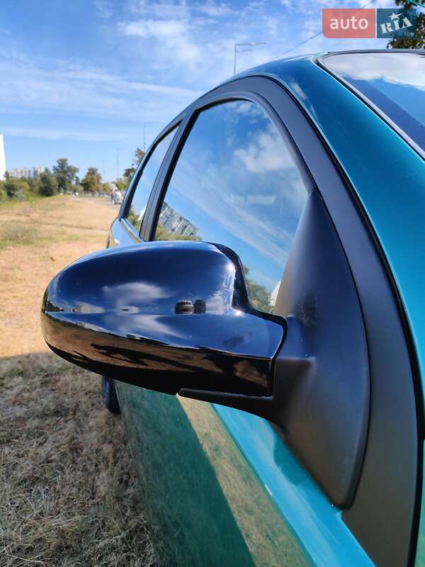 Хэтчбек Chevrolet Aveo 2004 в Киеве