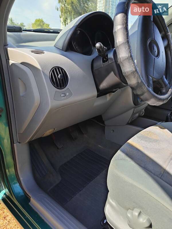 Хэтчбек Chevrolet Aveo 2004 в Киеве