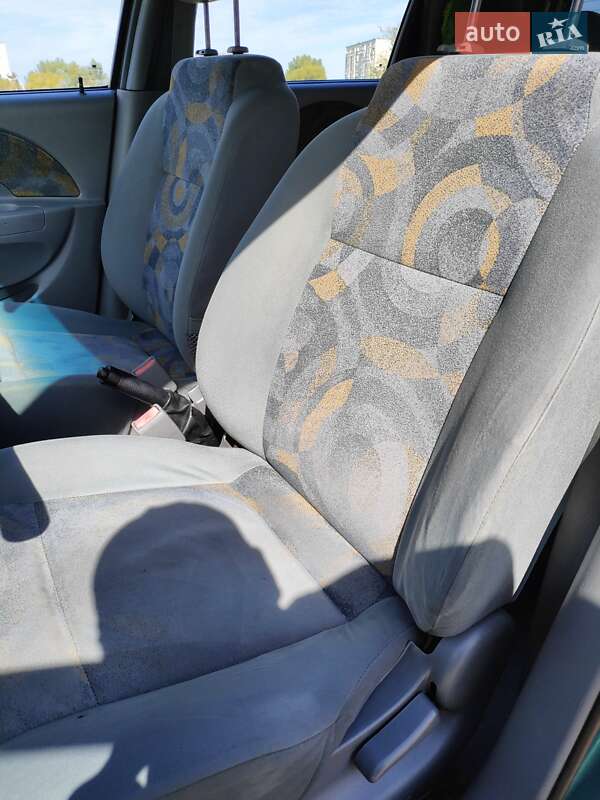 Хэтчбек Chevrolet Aveo 2004 в Киеве