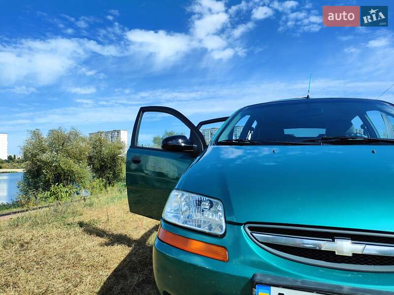 Хэтчбек Chevrolet Aveo 2004 в Киеве