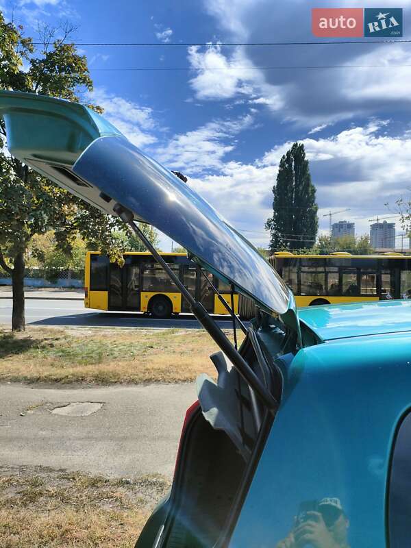 Хэтчбек Chevrolet Aveo 2004 в Киеве