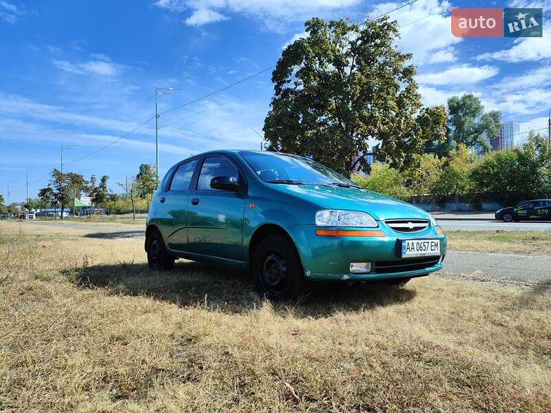Хэтчбек Chevrolet Aveo 2004 в Киеве