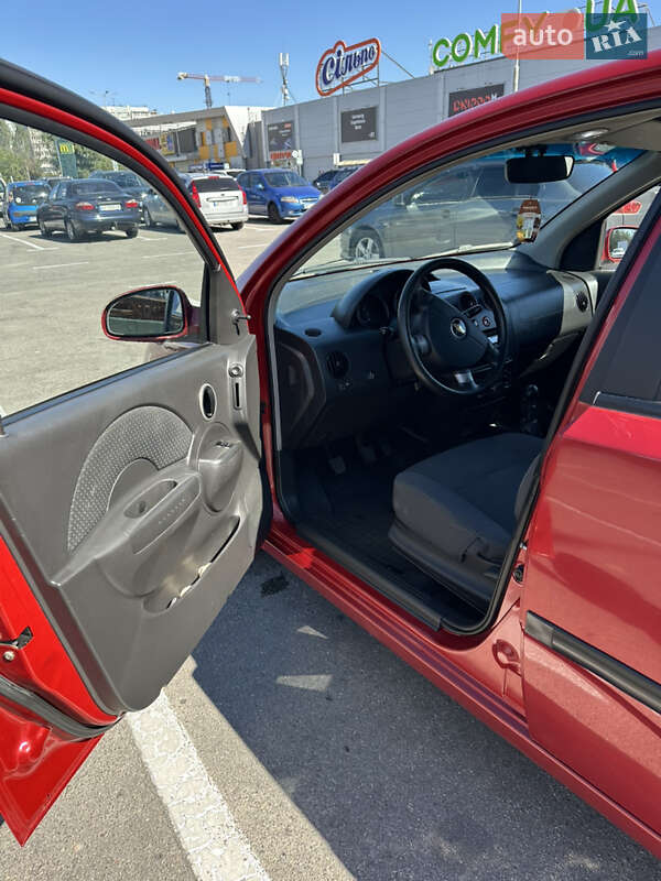 Хэтчбек Chevrolet Aveo 2006 в Запорожье