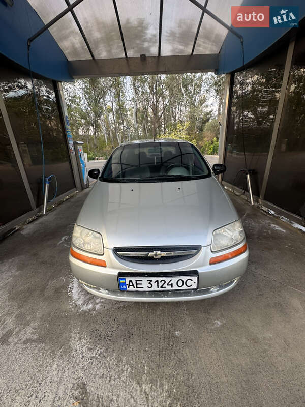 Седан Chevrolet Aveo 2005 в Днепре