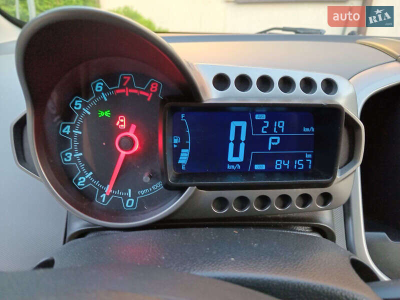 Седан Chevrolet Aveo 2012 в Львові