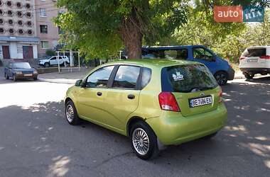 Хэтчбек Chevrolet Aveo 2005 в 