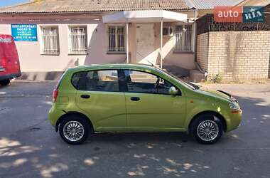 Хэтчбек Chevrolet Aveo 2005 в 
