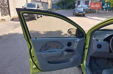Хэтчбек Chevrolet Aveo 2005 в 