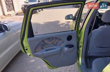 Хэтчбек Chevrolet Aveo 2005 в 