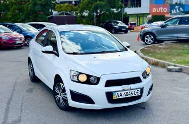 Седан Chevrolet Aveo 2013 в Киеве