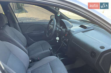 Хэтчбек Chevrolet Aveo 2008 в 