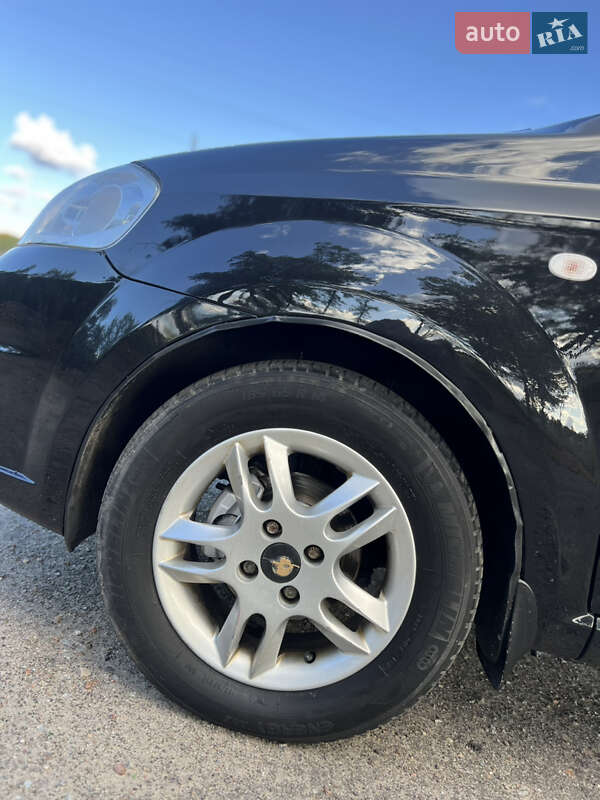 Седан Chevrolet Aveo 2011 в Киеве