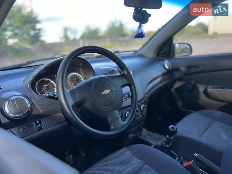 Седан Chevrolet Aveo 2011 в Киеве