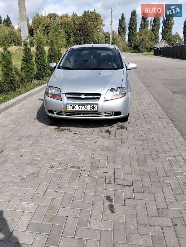 Седан Chevrolet Aveo 2005 в Ровно