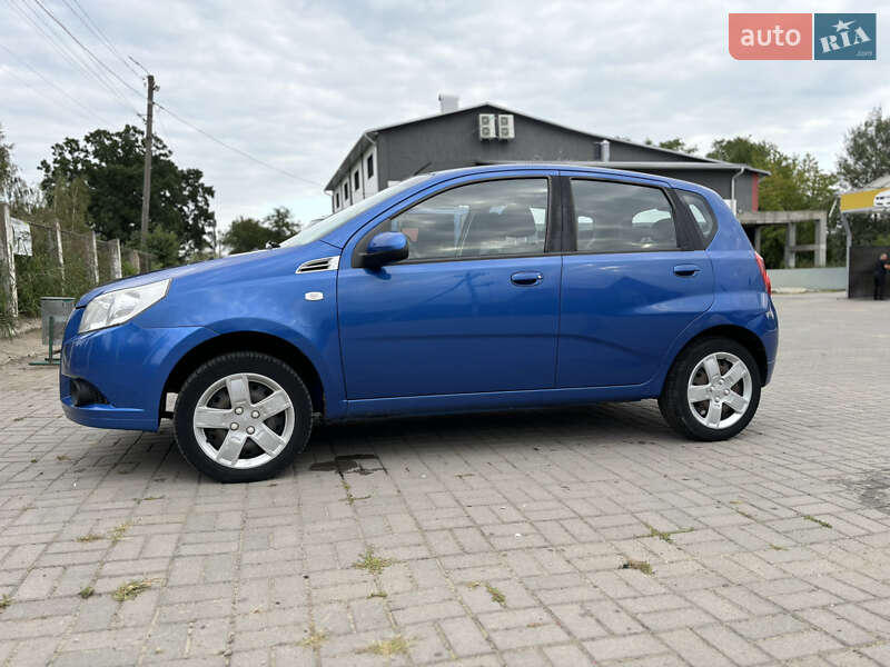 Хэтчбек Chevrolet Aveo 2010 в Сторожинце