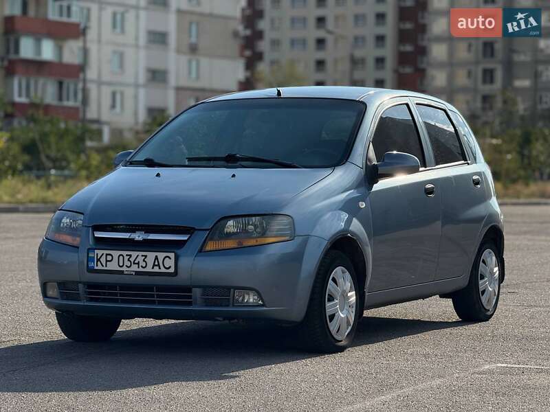 Хэтчбек Chevrolet Aveo 2006 в 