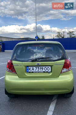 Хэтчбек Chevrolet Aveo 2005 в 